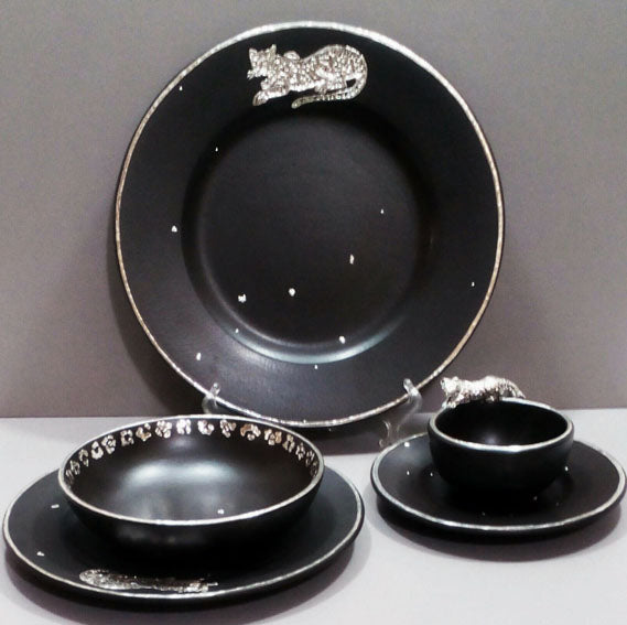 Tableware: Jaguar Motif (5-piece)