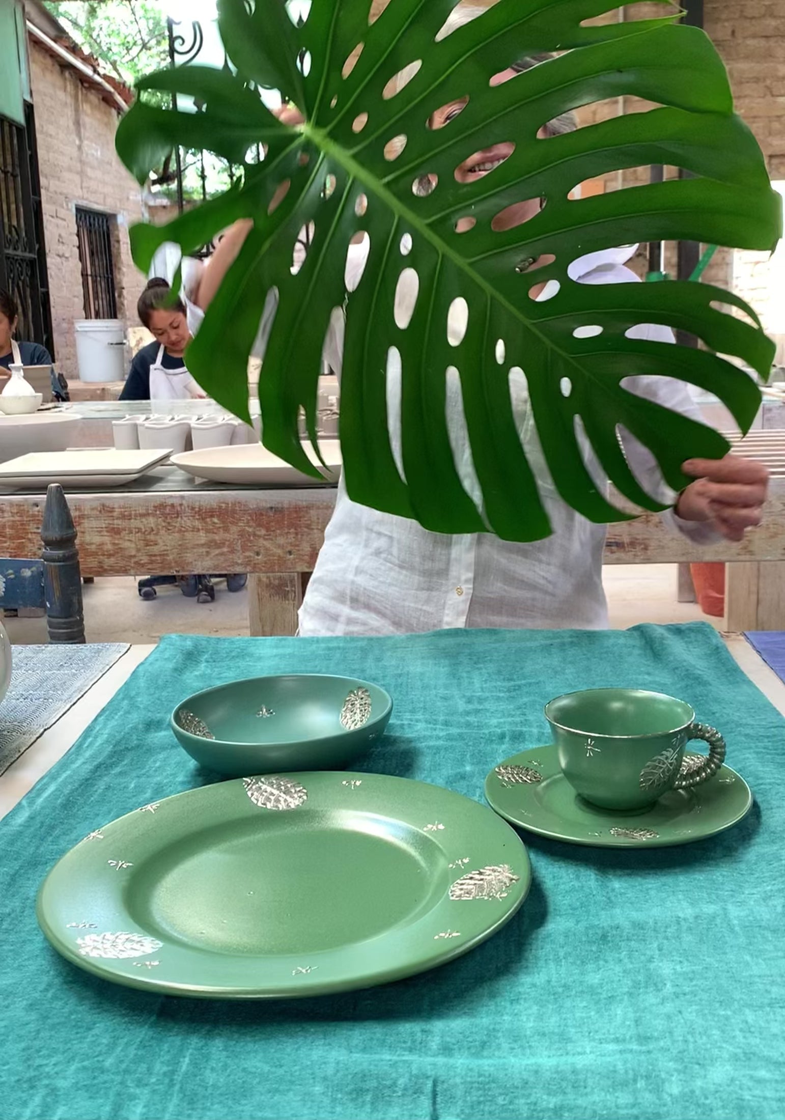 Tableware: Simple Philodendron Motif (5-piece)